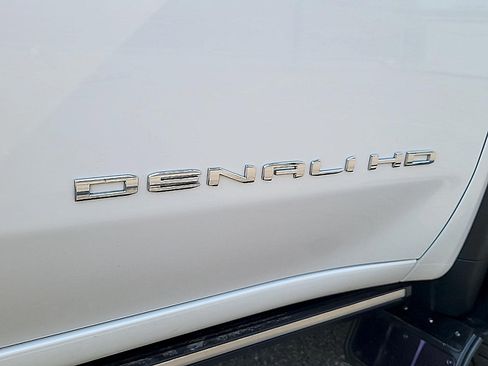 Used 2022 GMC Sierra 3500 Denali w/ Denali Ultimate Package AWD/4WD image 33