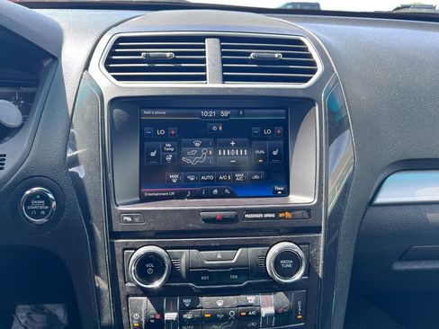 Used 2016 Ford Explorer XLT w/ Equipment Group 202A AWD/4WD image 21