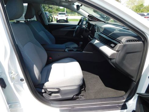 Used 2025 Toyota Camry LE AWD/4WD image 16