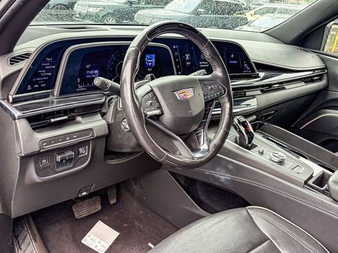 Used 2023 Cadillac Escalade Sport AWD/4WD image 6