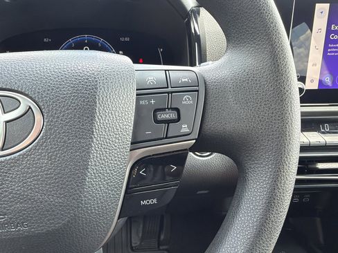 Used 2025 Toyota Camry LE FWD image 23