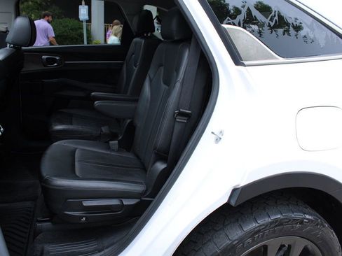 Used 2021 Kia Sorento EX w/ EX AWD X-Line Package image 30