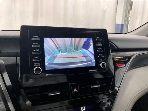 Used 2023 Toyota Camry LE image 19