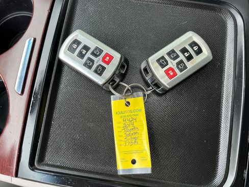Used 2014 Toyota Sienna XLE w/ Entertainment Package AWD/4WD image 15