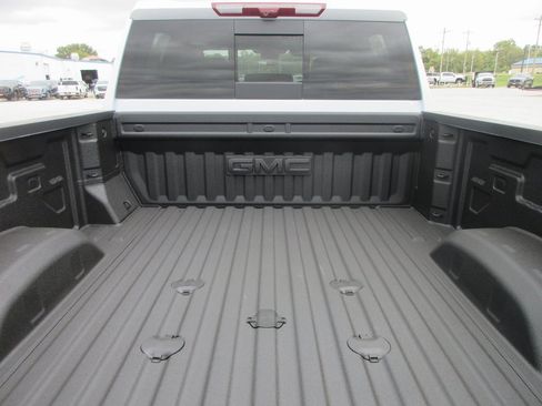 New 2026 GMC Sierra 2500 Denali w/ Denali Reserve Package image 7