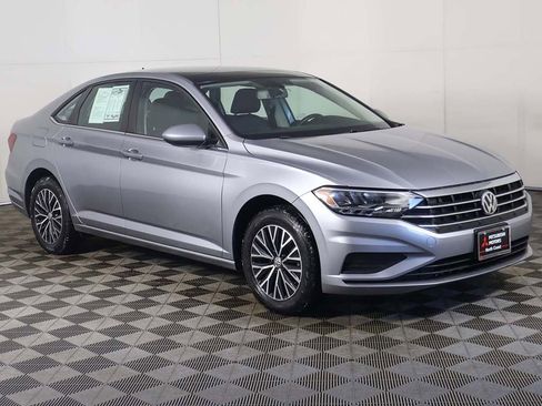 Used 2021 Volkswagen Jetta SE w/ SE Cold Weather Package image 48