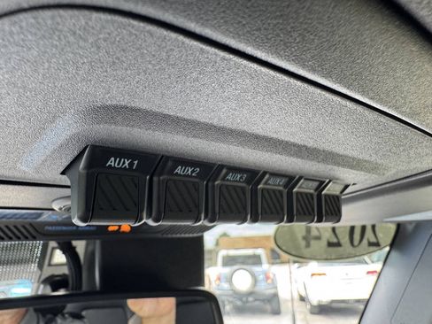Used 2024 Ford Bronco Wildtrak AWD/4WD image 23