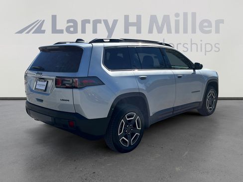 New 2026 Jeep Cherokee Laredo AWD/4WD image 5