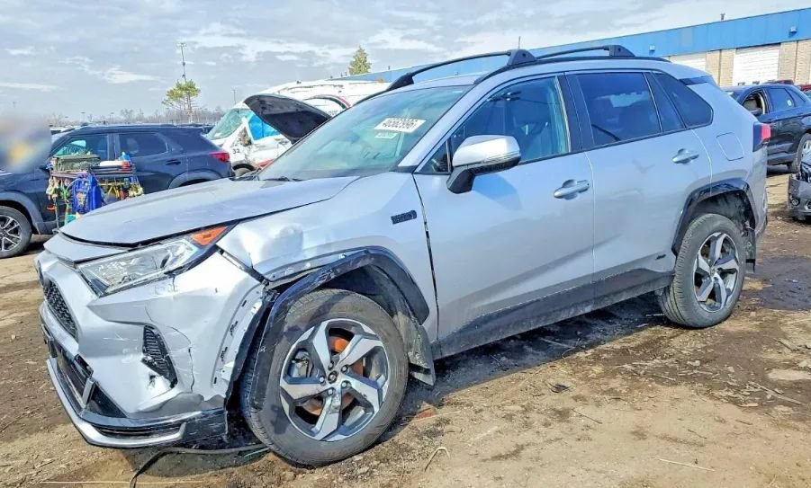 Used 2021 Toyota RAV4 SE w/ Weather & Moonroof Package AWD/4WD image 63