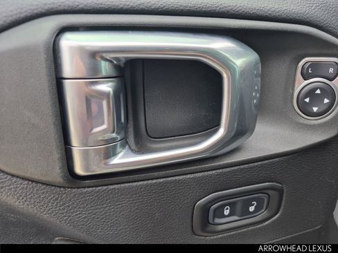 Used 2021 Jeep Wrangler Unlimited Rubicon AWD/4WD image 16