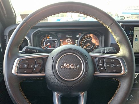 Used 2024 Jeep Wrangler Unlimited Sahara w/ Technology Group image 19