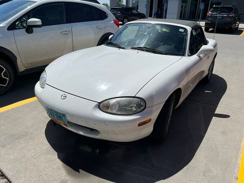 Used 1999 MAZDA MX-5 Miata RWD image 8