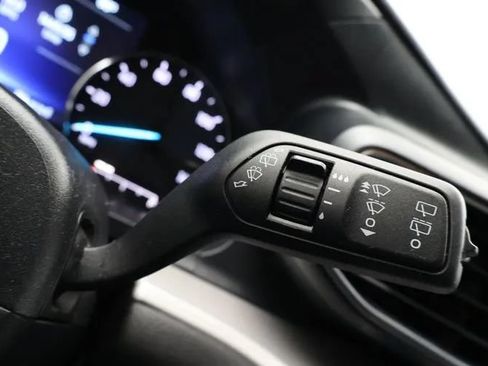 Used 2023 Ford Explorer XLT w/ Equipment Group 202A AWD/4WD image 26