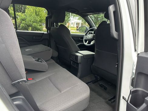 Used 2025 Toyota 4Runner SR5 AWD/4WD image 20