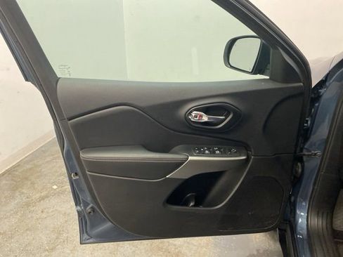 Used 2021 Jeep Cherokee Latitude Lux 80th Anniv w/ Quick Order Package 26U 80TH image 23