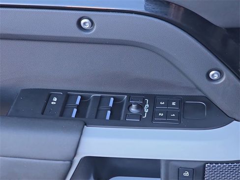 Used 2024 Land Rover Defender 110 X-Dynamic SE image 26