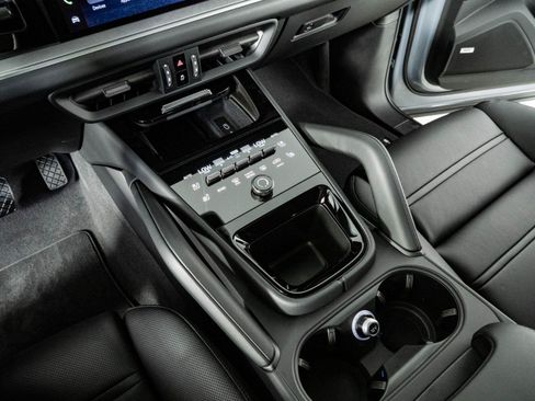 New 2026 Porsche Cayenne AWD/4WD image 18