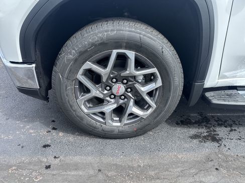 New 2025 GMC Sierra 1500 SLT w/ SLT Premium Package image 11