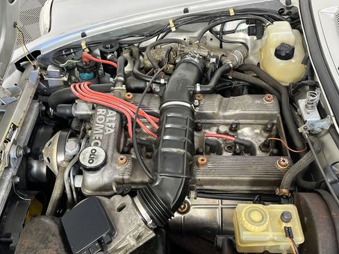 Used 1991 Alfa Romeo Spider Veloce image 14