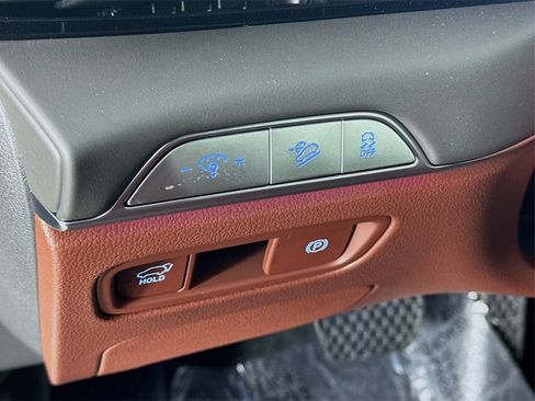 Certified 2025 Genesis GV80 3.5T Prestige image 10