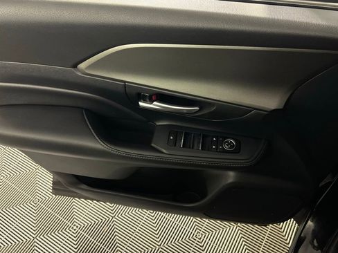 Used 2025 Toyota Grand Highlander AWD image 25