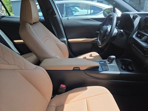 Used 2025 Lexus UX 300h FWD w/ Accessory Package (Z1) image 5