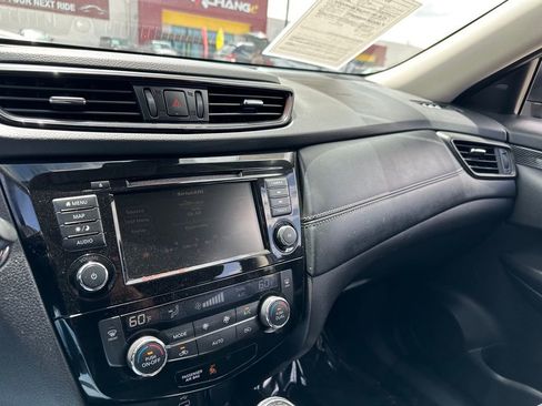 Used 2018 Nissan Rogue SL w/ Premium Package FWD image 19