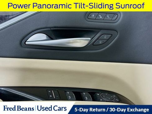 Used 2023 Cadillac Escalade Premium Luxury image 23