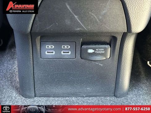 Used 2024 Toyota Prius Prime FWD image 13