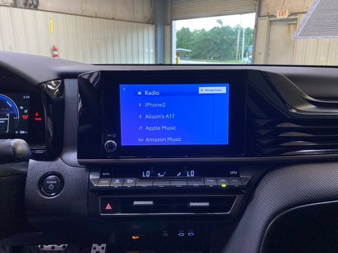 Used 2025 Toyota Camry SE w/ Convenience Package FWD image 37
