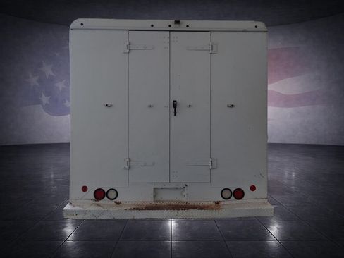 Used 2017 Ford E-350 and Econoline 350 Super Duty w/ A/C Prep Package RWD image 4
