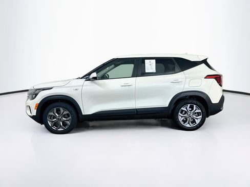 Used 2024 Kia Seltos LX AWD/4WD image 4