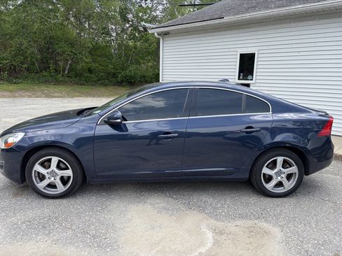 Used 2013 Volvo S60 T5 AWD/4WD image 3