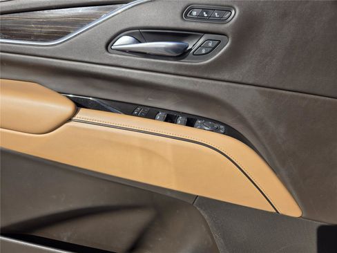 Used 2021 Cadillac Escalade Premium Luxury RWD image 20