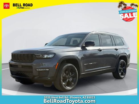 Used 2023 Jeep Grand Cherokee L Limited w/ Black Appearance Package AWD/4WD image 1