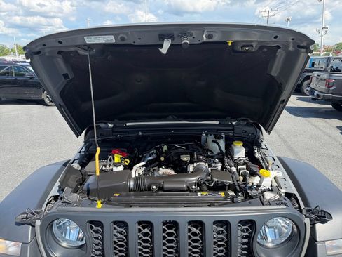 Used 2023 Jeep Gladiator Mojave w/ Cold Weather Group AWD/4WD image 18