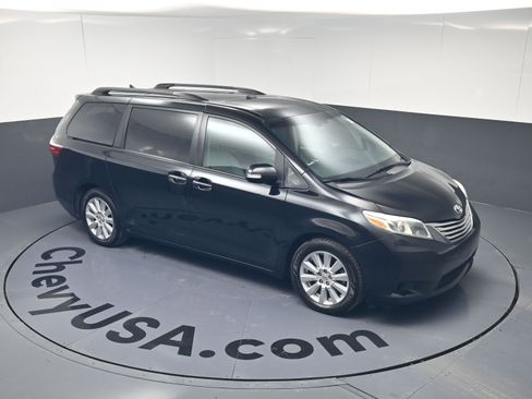 Used 2017 Toyota Sienna Limited Premium image 33