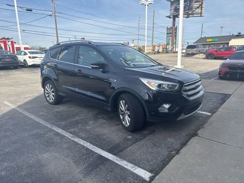 Used 2018 Ford Escape Titanium image 4