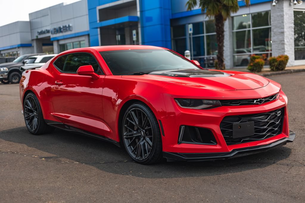Used 2018 Chevrolet Camaro ZL1 RWD image 7