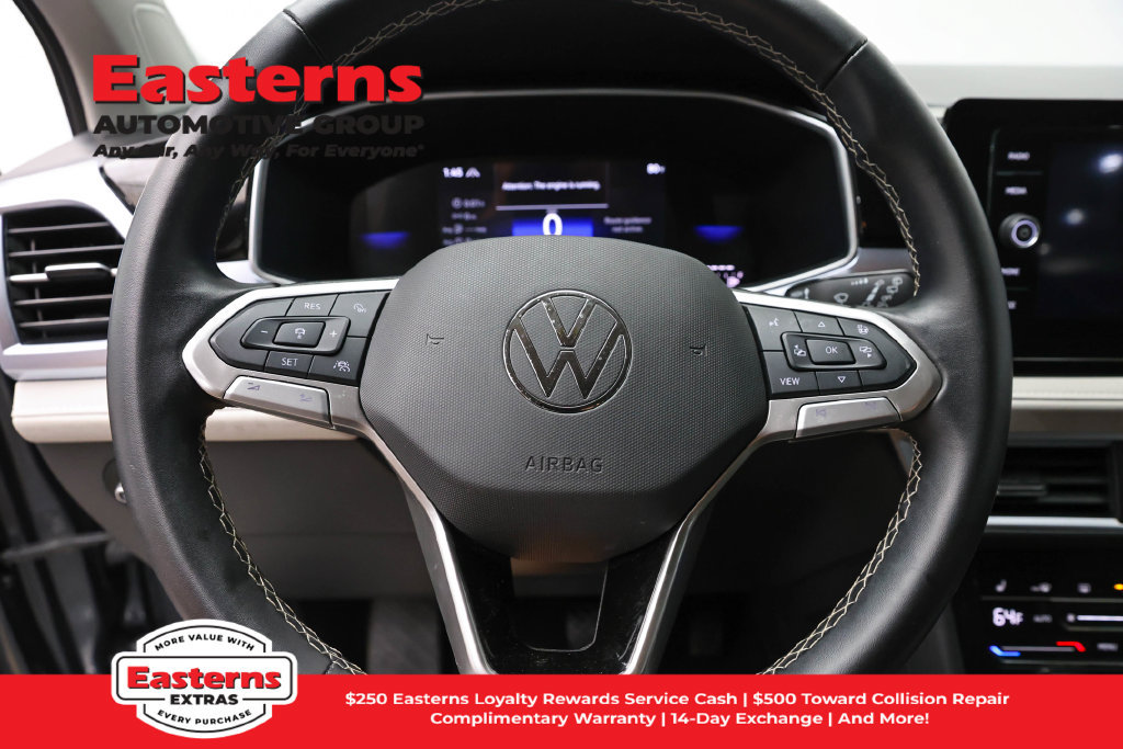 Used 2025 Volkswagen Taos SE AWD/4WD image 11