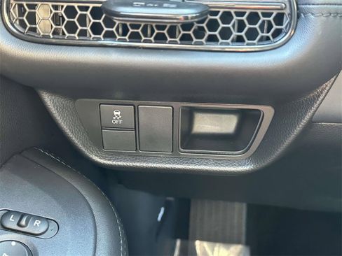 Certified 2025 Honda HR-V LX image 21