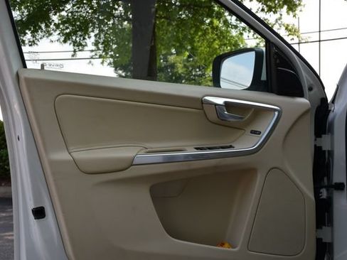 Used 2015 Volvo XC60 T5 Premier FWD image 11
