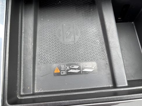 Used 2025 GMC Acadia Elevation FWD image 30
