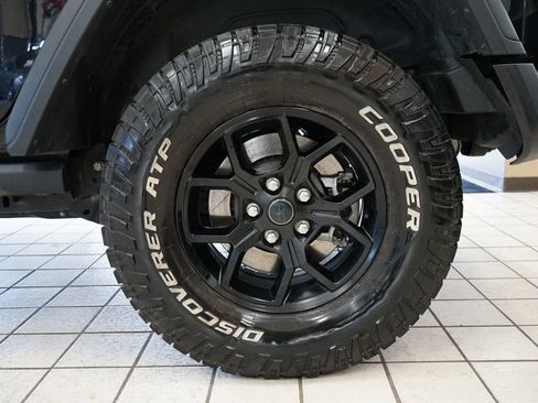 Used 2024 Jeep Wrangler Unlimited AWD/4WD image 57