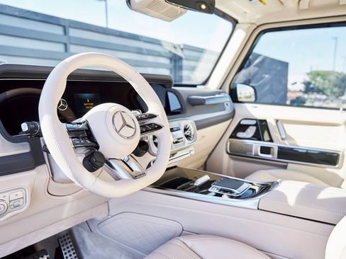 Used 2025 Mercedes-Benz G 63 AMG 4MATIC image 2