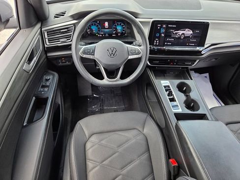 Used 2024 Volkswagen Atlas Cross Sport SE AWD/4WD image 7