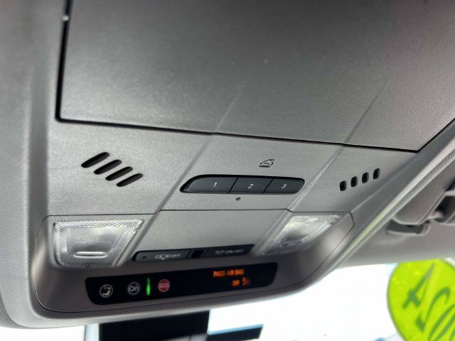 Used 2024 GMC Terrain SLT w/ LPO, Floor Liner Package AWD/4WD image 34