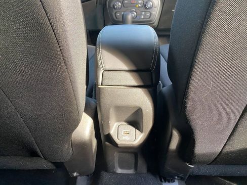 Used 2022 Jeep Renegade Latitude image 27