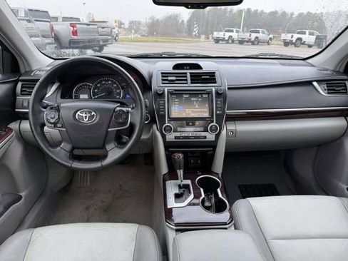 Used 2014 Toyota Camry XLE w/ Leather Package image 14