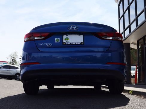 Used 2017 Hyundai Elantra SE image 12